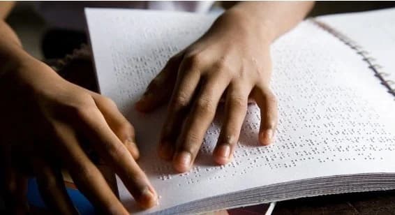 Inclusão e estímulo às pessoas com deficiência visual na literatura